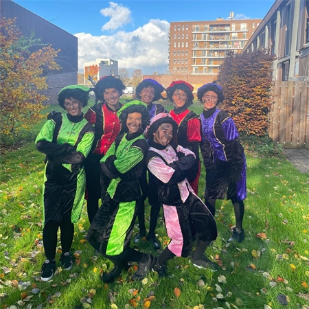 Danspieten op het Hemaplein