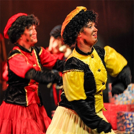 Twee uitverkochte Sinterklaasvoorstellingen in De Bussel