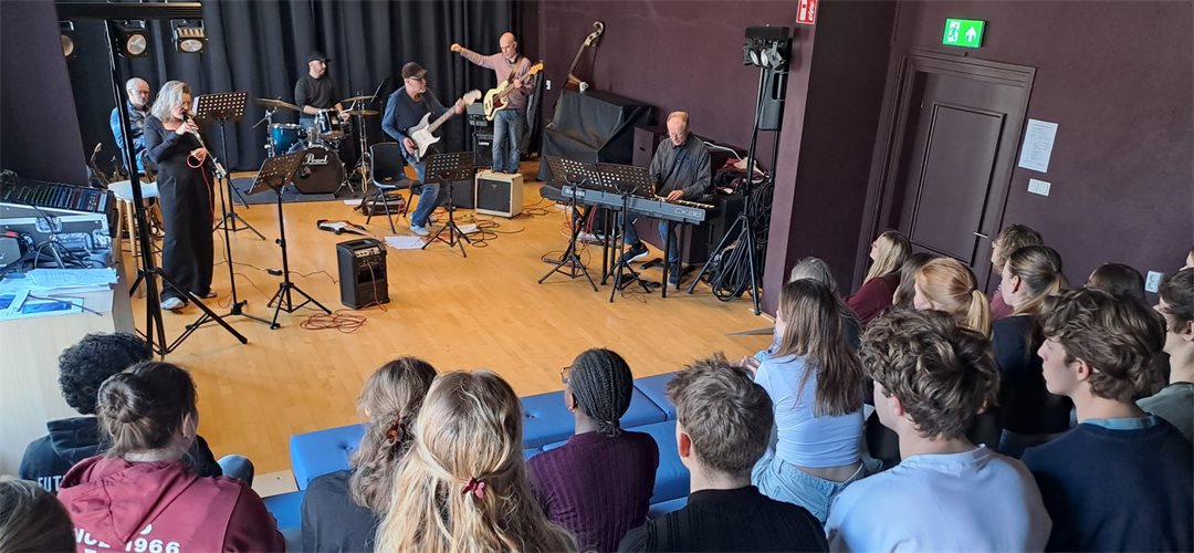 Jazz- en popstijlen concert voor Frencken leerlingen