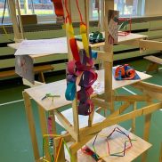 Kunstwerk project Ruimtemaatjes - (Je) Kunst in school